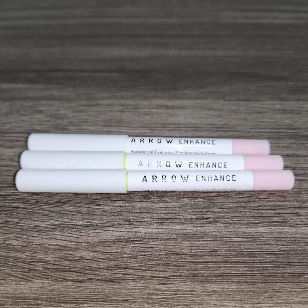 ARROW Enhance Bright Now waterproof eyeliner
